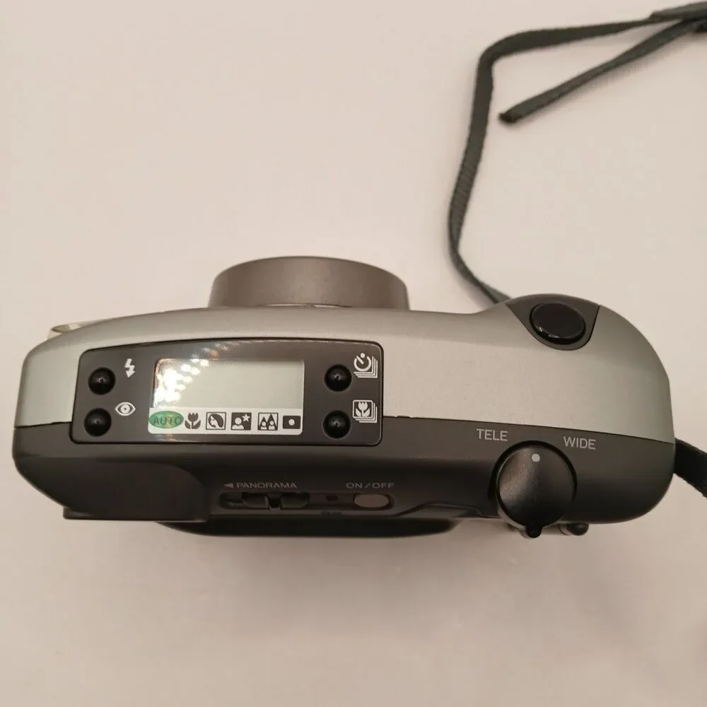 Minolta Freedom Zoom Camera 140EX with Padded Case 